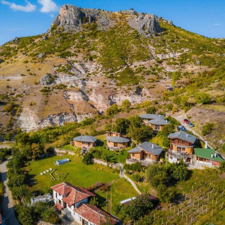 Ilindentsi Eco Village Under The Cliffs מראה חיצוני תמונה