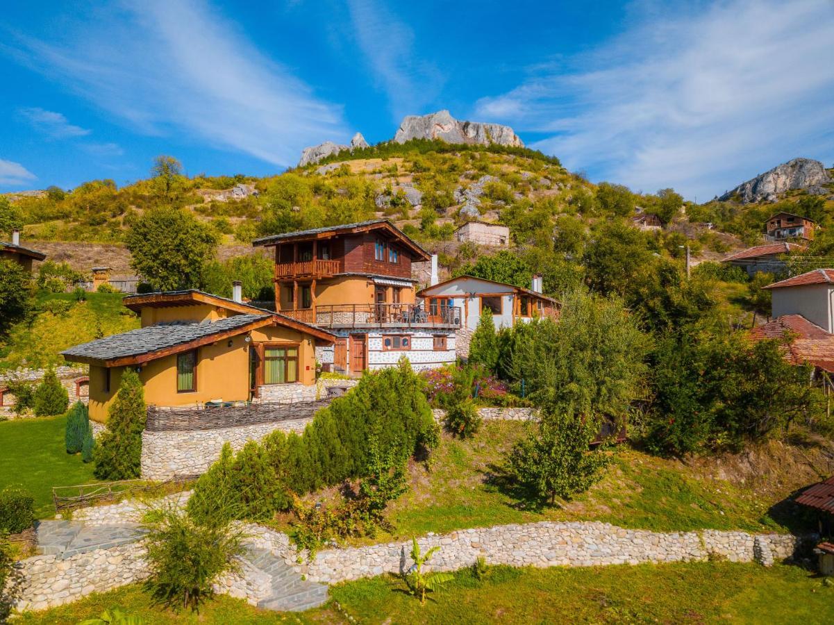 Ilindentsi Eco Village Under The Cliffs מראה חיצוני תמונה