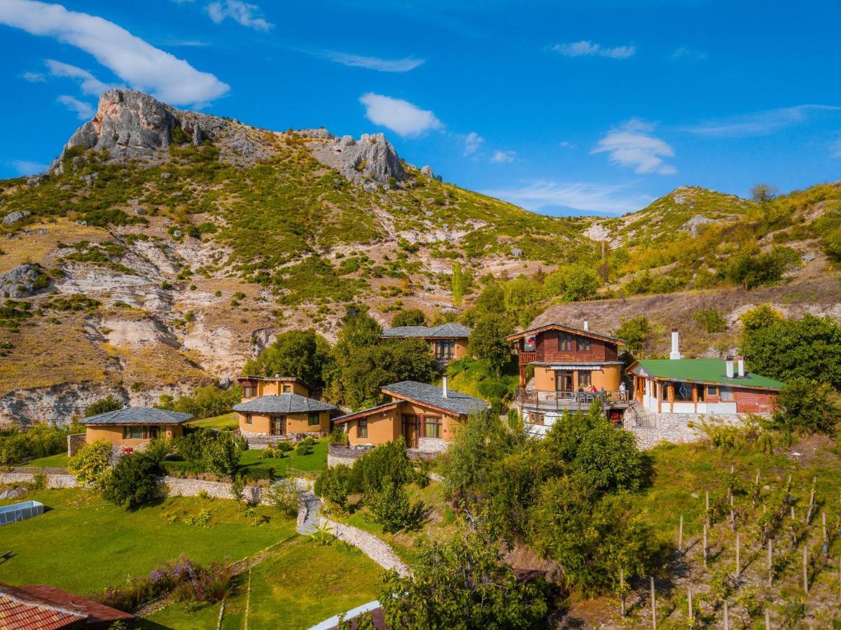 Ilindentsi Eco Village Under The Cliffs מראה חיצוני תמונה