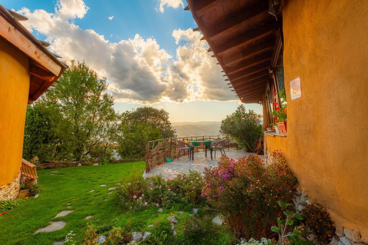 Ilindentsi Eco Village Under The Cliffs מראה חיצוני תמונה