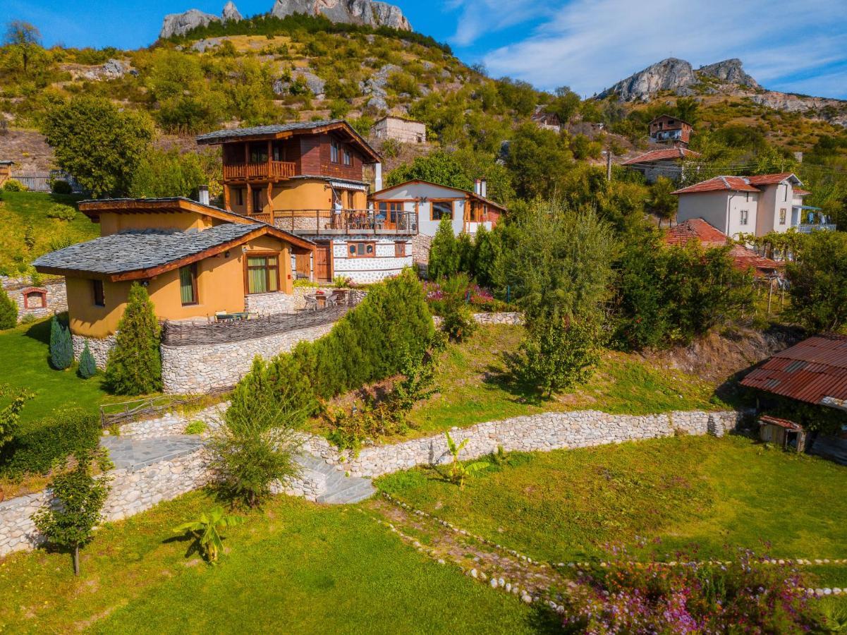 Ilindentsi Eco Village Under The Cliffs מראה חיצוני תמונה