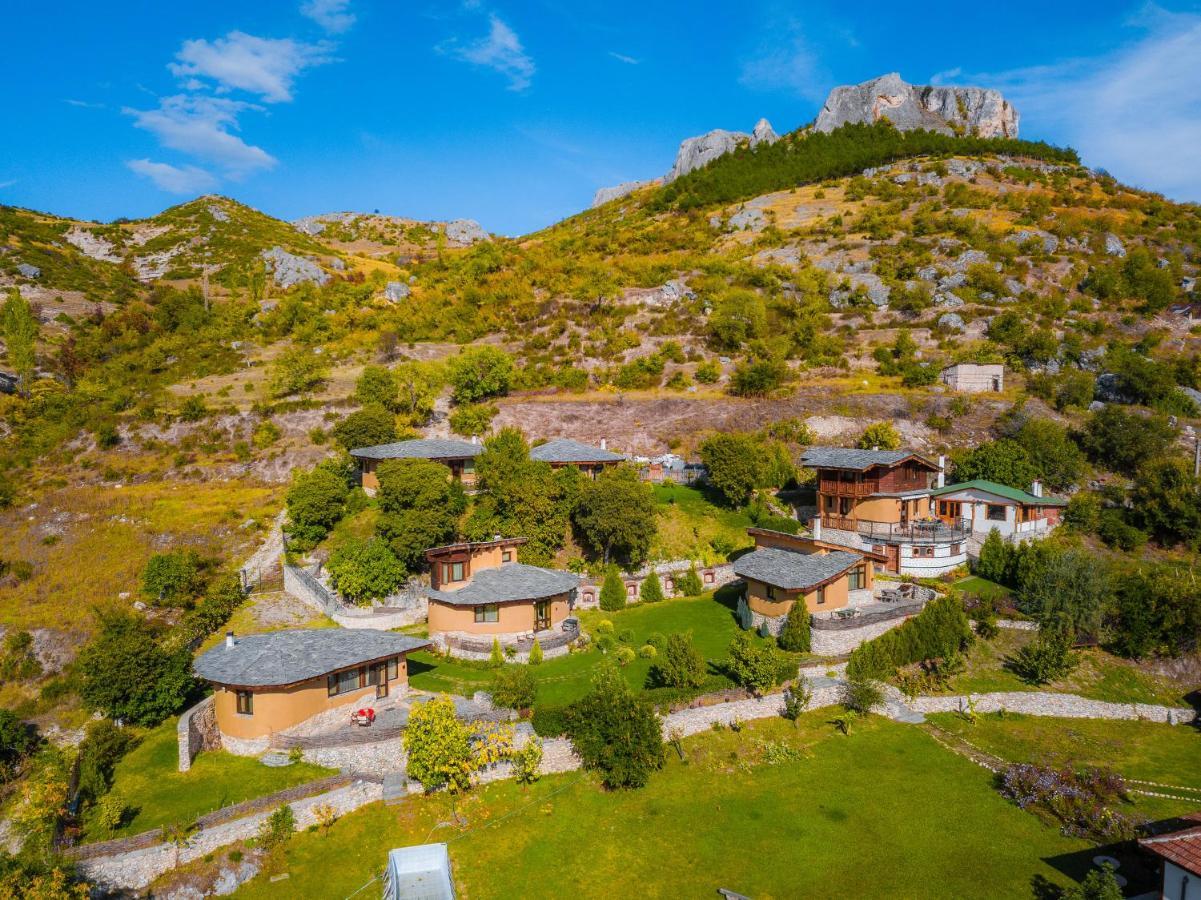 Ilindentsi Eco Village Under The Cliffs מראה חיצוני תמונה