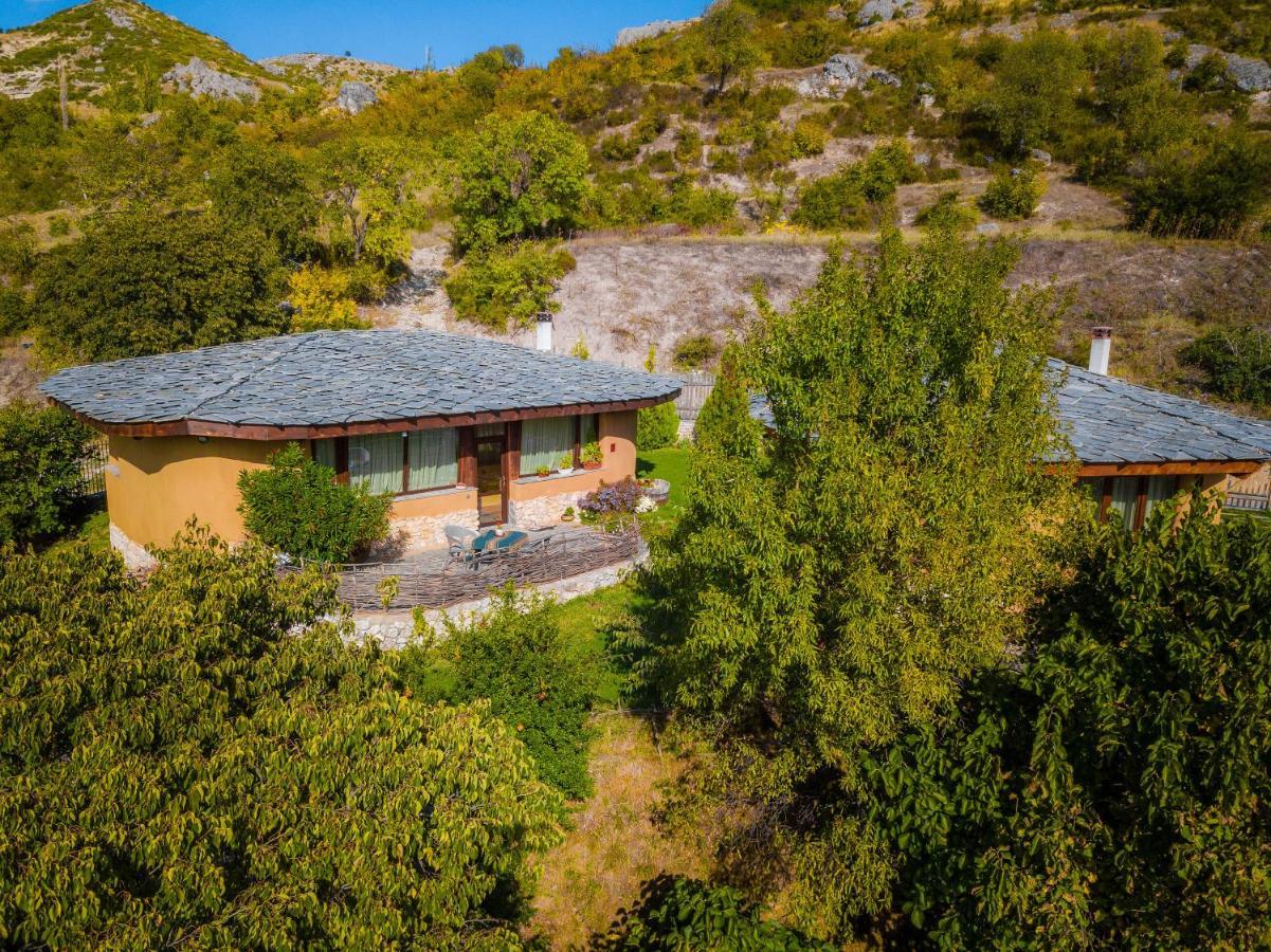 Ilindentsi Eco Village Under The Cliffs מראה חיצוני תמונה