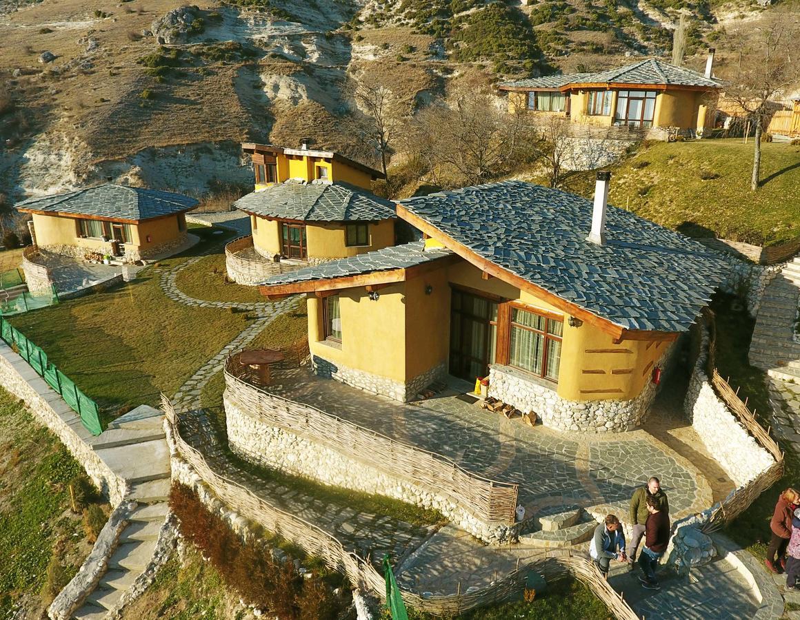 Ilindentsi Eco Village Under The Cliffs מראה חיצוני תמונה