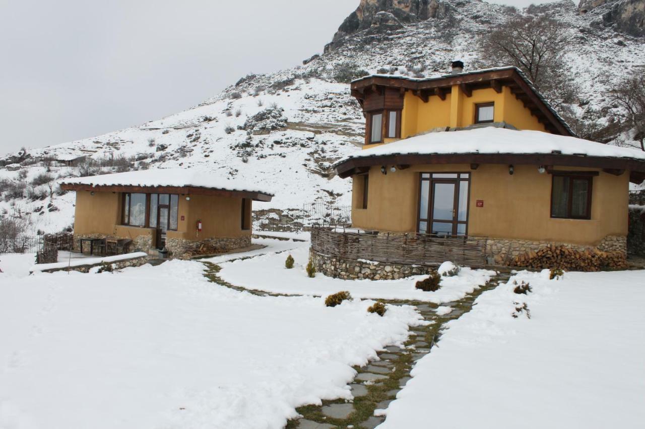 Ilindentsi Eco Village Under The Cliffs מראה חיצוני תמונה