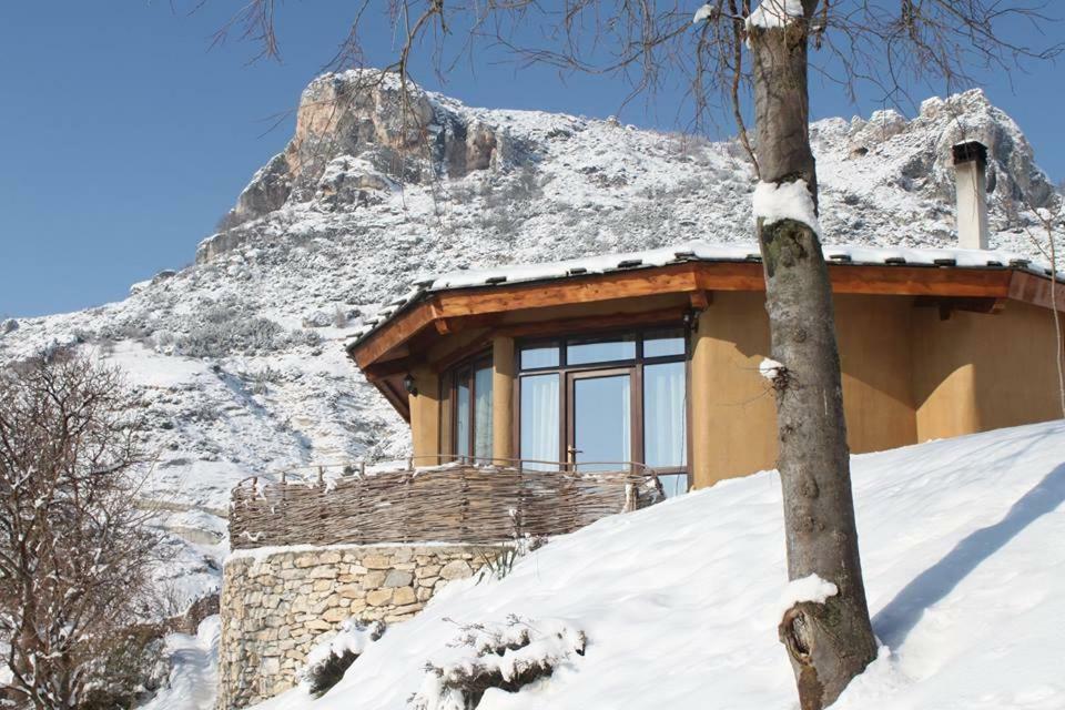 Ilindentsi Eco Village Under The Cliffs מראה חיצוני תמונה