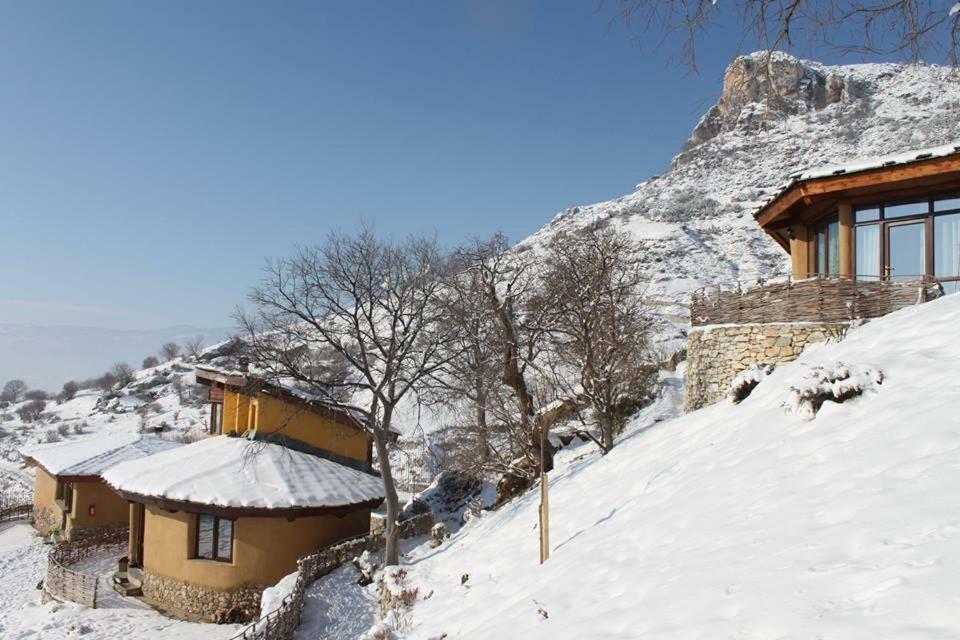 Ilindentsi Eco Village Under The Cliffs מראה חיצוני תמונה